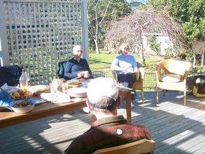 Image of whangareiabtc04sunlunch2.jpg