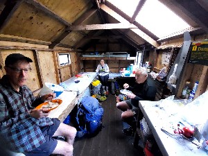 Image of kaimaistetuhinov25c.jpg